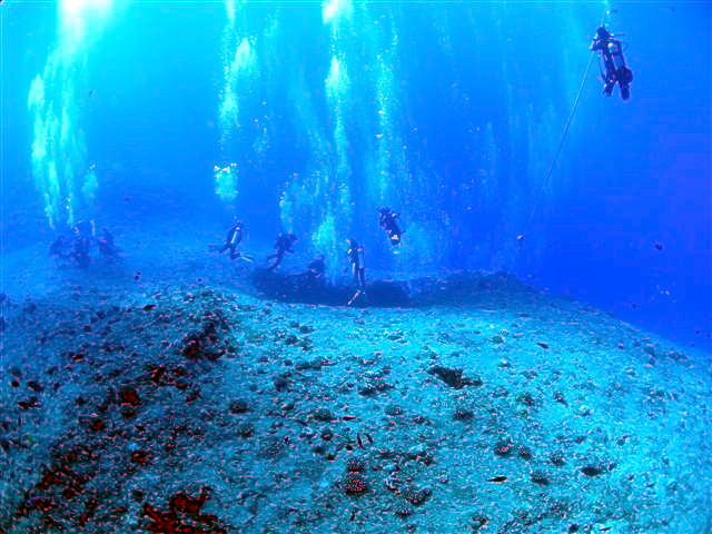 Divers ready to enter Guam's famous Blue Hole